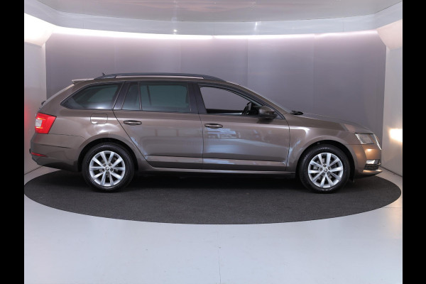 Škoda Octavia Combi 1.0 TSI Greentech Ambition Business 115pk 6bak| trekhaak| navigatie| LM-velgen| Parksensors achter