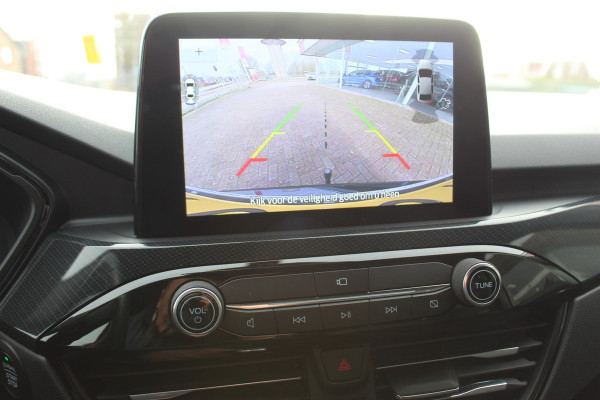 Ford Kuga 1.5 EcoBoost ST-Line X , 150pk 1800 Trekgewicht Cilmate control , Camera , Stoel,Stuur en Voorruit verwarming Navigatie , Trekhaak , Elek.verstelbare bestuurders stoel