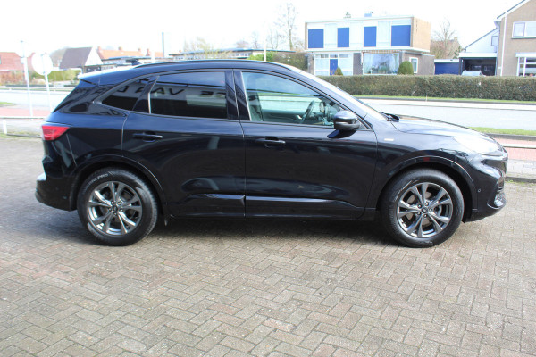 Ford Kuga 1.5 EcoBoost ST-Line X , 150pk 1800 Trekgewicht Cilmate control , Camera , Stoel,Stuur en Voorruit verwarming Navigatie , Trekhaak , Elek.verstelbare bestuurders stoel