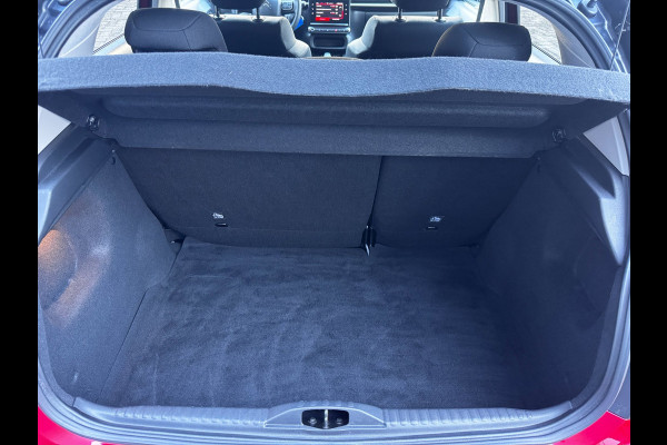 Citroën C3 1.2 PureTech Shine | Carplay | Parkeersensoren | Stoelverwarming | Climate control | DAB