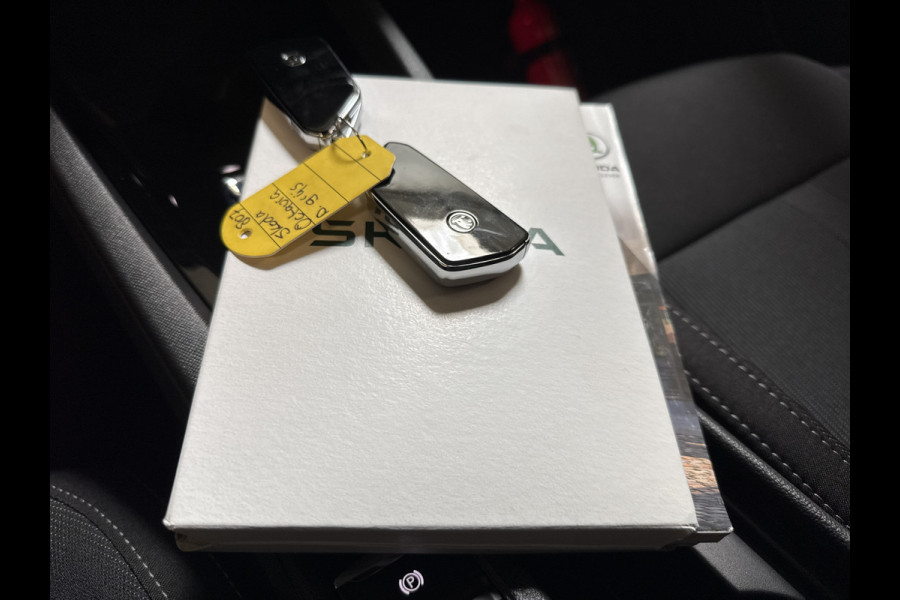 Škoda Octavia Combi 1.5 TSI MHEV 150PK DSG SPORTLINE BUSINESS CAMERA/NAVI/HEAD-UP/SFEERVERL.