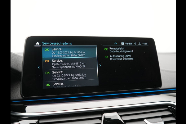 BMW 5 Serie Touring 530e xDrive Luxury Line PHEV 293pk Dealer O.H. | Panodak | Head Up | Camera | Lederen Comfortzetels Massage & Memory | Laser LED | Sfeerverlichting | Stuur Verwarmd | Keyless | Apple Carplay | Plug In Hybrid