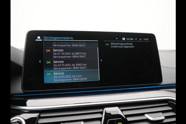 BMW 5 Serie Touring 530e xDrive Luxury Line PHEV 293pk Dealer O.H. | Panodak | Head Up | Camera | Lederen Comfortzetels Massage & Memory | Laser LED | Sfeerverlichting | Stuur Verwarmd | Keyless | Apple Carplay | Plug In Hybrid
