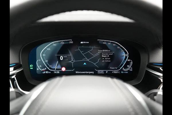 BMW 5 Serie Touring 530e xDrive Luxury Line PHEV 293pk Dealer O.H. | Panodak | Head Up | Camera | Lederen Comfortzetels Massage & Memory | Laser LED | Sfeerverlichting | Stuur Verwarmd | Keyless | Apple Carplay | Plug In Hybrid