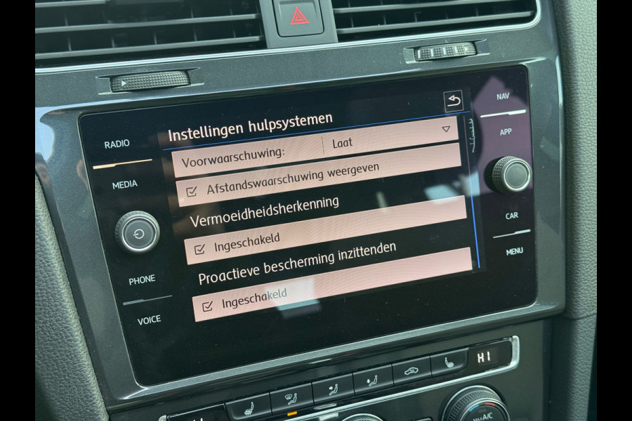 Volkswagen Golf Variant 1.6 TDI Business | Pano | ACC | Airco | Navi