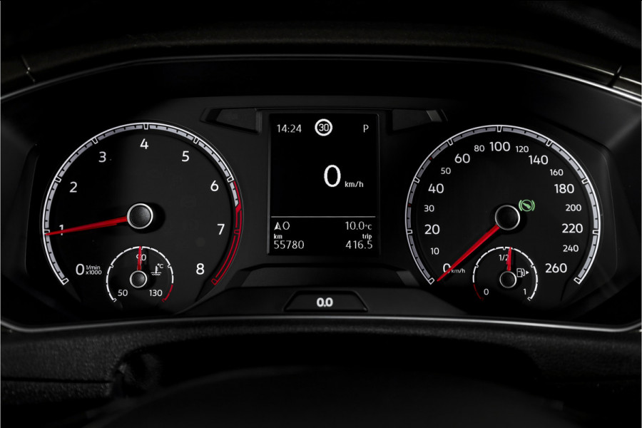 Volkswagen T-Roc 1.5 TSI 150 PK Style Business - Automaat | Adapt. Cruise | Stoelverw. | PDC | Camera | NAV + App. Connect | LED | ECC | Trekhaak | LM 17" |