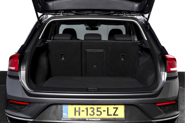 Volkswagen T-Roc 1.5 TSI 150 PK Style Business - Automaat | Adapt. Cruise | Stoelverw. | PDC | Camera | NAV + App. Connect | LED | ECC | Trekhaak | LM 17" |