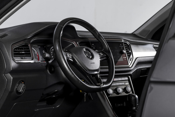 Volkswagen T-Roc 1.5 TSI 150 PK Style Business - Automaat | Adapt. Cruise | Stoelverw. | PDC | Camera | NAV + App. Connect | LED | ECC | Trekhaak | LM 17" |