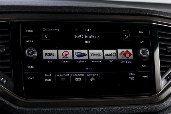 Volkswagen T-Roc 1.5 TSI 150 PK Style Business - Automaat | Adapt. Cruise | Stoelverw. | PDC | Camera | NAV + App. Connect | LED | ECC | Trekhaak | LM 17" |