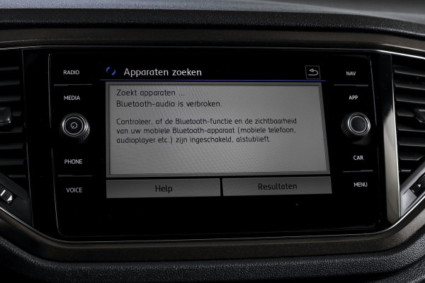 Volkswagen T-Roc 1.5 TSI 150 PK Style Business - Automaat | Adapt. Cruise | Stoelverw. | PDC | Camera | NAV + App. Connect | LED | ECC | Trekhaak | LM 17" |