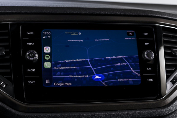 Volkswagen T-Roc 1.5 TSI 150 PK Style Business - Automaat | Adapt. Cruise | Stoelverw. | PDC | Camera | NAV + App. Connect | LED | ECC | Trekhaak | LM 17" |