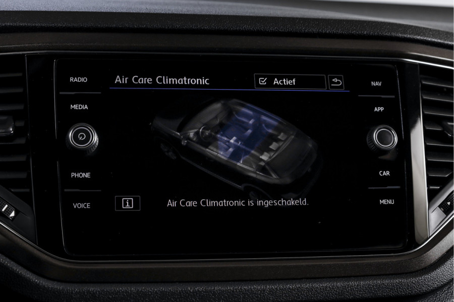 Volkswagen T-Roc 1.5 TSI 150 PK Style Business - Automaat | Adapt. Cruise | Stoelverw. | PDC | Camera | NAV + App. Connect | LED | ECC | Trekhaak | LM 17" |