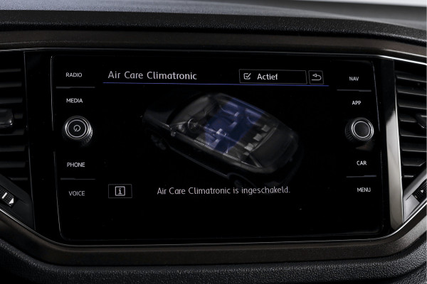 Volkswagen T-Roc 1.5 TSI 150 PK Style Business - Automaat | Adapt. Cruise | Stoelverw. | PDC | Camera | NAV + App. Connect | LED | ECC | Trekhaak | LM 17" |