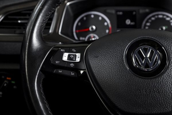 Volkswagen T-Roc 1.5 TSI 150 PK Style Business - Automaat | Adapt. Cruise | Stoelverw. | PDC | Camera | NAV + App. Connect | LED | ECC | Trekhaak | LM 17" |