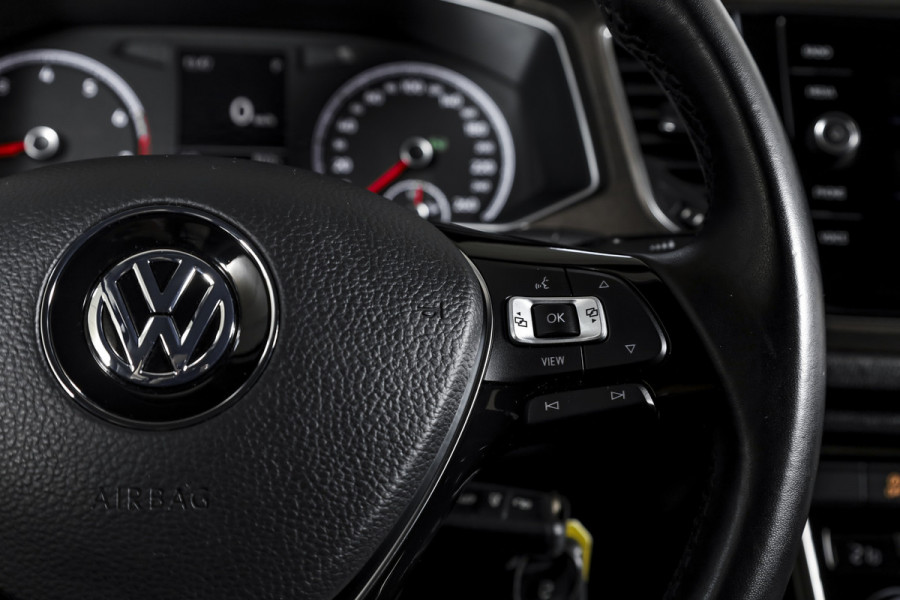 Volkswagen T-Roc 1.5 TSI 150 PK Style Business - Automaat | Adapt. Cruise | Stoelverw. | PDC | Camera | NAV + App. Connect | LED | ECC | Trekhaak | LM 17" |