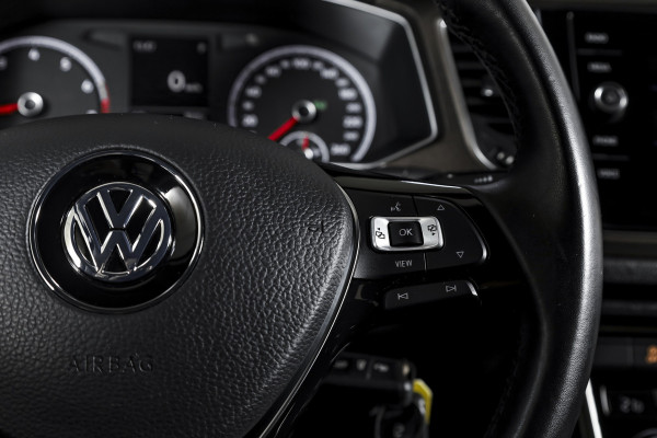 Volkswagen T-Roc 1.5 TSI 150 PK Style Business - Automaat | Adapt. Cruise | Stoelverw. | PDC | Camera | NAV + App. Connect | LED | ECC | Trekhaak | LM 17" |