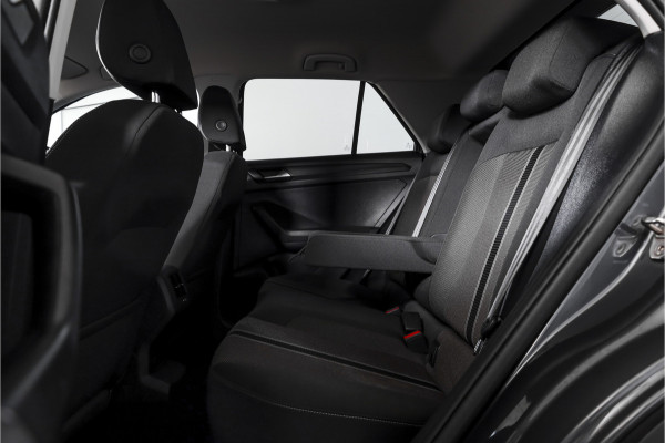 Volkswagen T-Roc 1.5 TSI 150 PK Style Business - Automaat | Adapt. Cruise | Stoelverw. | PDC | Camera | NAV + App. Connect | LED | ECC | Trekhaak | LM 17" |