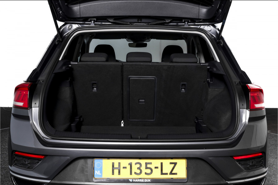 Volkswagen T-Roc 1.5 TSI 150 PK Style Business - Automaat | Adapt. Cruise | Stoelverw. | PDC | Camera | NAV + App. Connect | LED | ECC | Trekhaak | LM 17" |