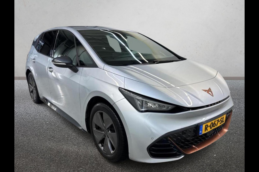 CUPRA Born Business 62 kWh Navigatie Apple Carplay/Android Auto Camera Parkeersensoren Adaptive Cruise Control Stuurverwarming Lichtmetalen velgen Climate Control