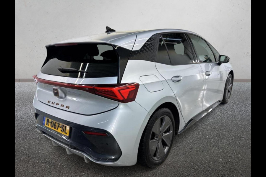 CUPRA Born Business 62 kWh Navigatie Apple Carplay/Android Auto Camera Parkeersensoren Adaptive Cruise Control Stuurverwarming Lichtmetalen velgen Climate Control
