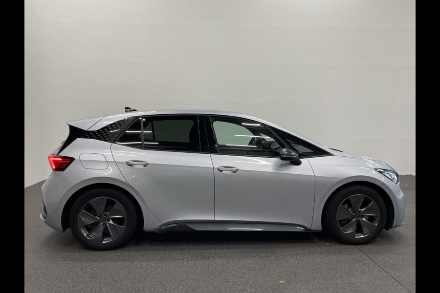 CUPRA Born Business 62 kWh Navigatie Apple Carplay/Android Auto Camera Parkeersensoren Adaptive Cruise Control Stuurverwarming Lichtmetalen velgen Climate Control