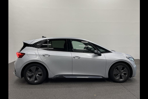 CUPRA Born Business 62 kWh Navigatie Apple Carplay/Android Auto Camera Parkeersensoren Adaptive Cruise Control Stuurverwarming Lichtmetalen velgen Climate Control