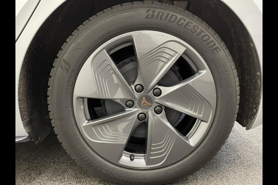 CUPRA Born Business 62 kWh Navigatie Apple Carplay/Android Auto Camera Parkeersensoren Adaptive Cruise Control Stuurverwarming Lichtmetalen velgen Climate Control