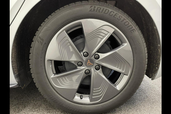 CUPRA Born Business 62 kWh Navigatie Apple Carplay/Android Auto Camera Parkeersensoren Adaptive Cruise Control Stuurverwarming Lichtmetalen velgen Climate Control