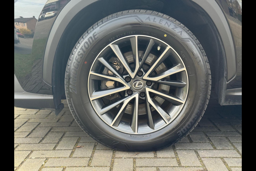 Lexus NX 450h+ AWD Executive Line | Trekhaak, Geheugenfunctie, Leer, Groot scherm, 360 camera, Stoelventilatie, 18 inch