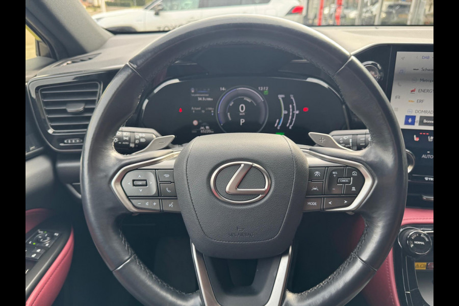 Lexus NX 450h+ AWD Executive Line | Trekhaak, Geheugenfunctie, Leer, Groot scherm, 360 camera, Stoelventilatie, 18 inch