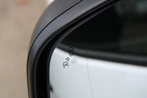 Ford Transit Connect 1.5 EcoBlue L2 / 120PK Automaat / Camera / Laadruimte inrichting / Klep