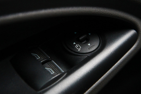 Ford Transit Connect 1.5 EcoBlue L2 / 120PK Automaat / Camera / Laadruimte inrichting / Klep