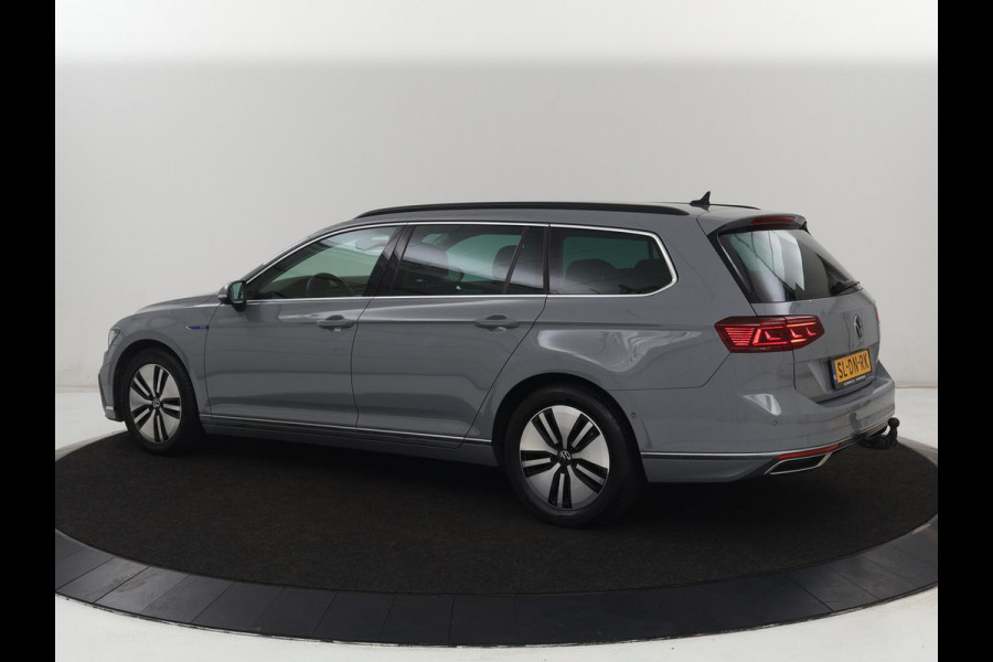 Volkswagen Passat 1.4 TSI PHEV GTE | Stoelverwarming | Trekhaak | Massage | Camera | Carplay | Keyless | Matrix LED | Navigatie | Adaptive cruise | Park Assist | Climate control | Plug In