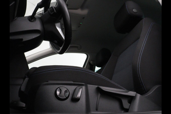 Volkswagen Passat 1.4 TSI PHEV GTE | Stoelverwarming | Trekhaak | Massage | Camera | Carplay | Keyless | Matrix LED | Navigatie | Adaptive cruise | Park Assist | Climate control | Plug In