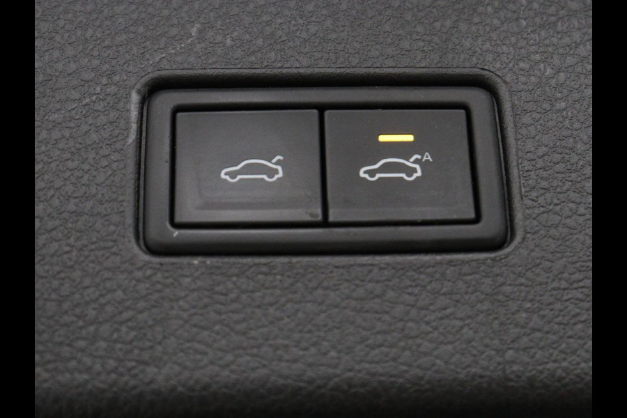 Volkswagen Passat 1.4 TSI PHEV GTE | Stoelverwarming | Trekhaak | Massage | Camera | Carplay | Keyless | Matrix LED | Navigatie | Adaptive cruise | Park Assist | Climate control | Plug In