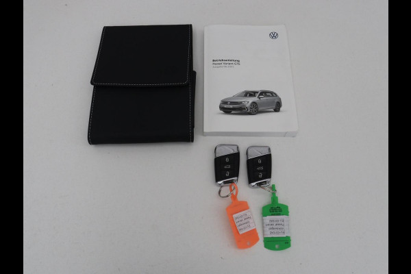 Volkswagen Passat 1.4 TSI PHEV GTE | Stoelverwarming | Trekhaak | Massage | Camera | Carplay | Keyless | Matrix LED | Navigatie | Adaptive cruise | Park Assist | Climate control | Plug In
