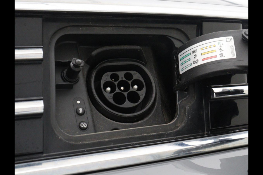 Volkswagen Passat 1.4 TSI PHEV GTE | Stoelverwarming | Trekhaak | Massage | Camera | Carplay | Keyless | Matrix LED | Navigatie | Adaptive cruise | Park Assist | Climate control | Plug In