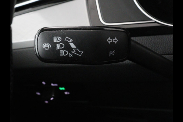 Volkswagen Passat 1.4 TSI PHEV GTE | Stoelverwarming | Trekhaak | Massage | Camera | Carplay | Keyless | Matrix LED | Navigatie | Adaptive cruise | Park Assist | Climate control | Plug In