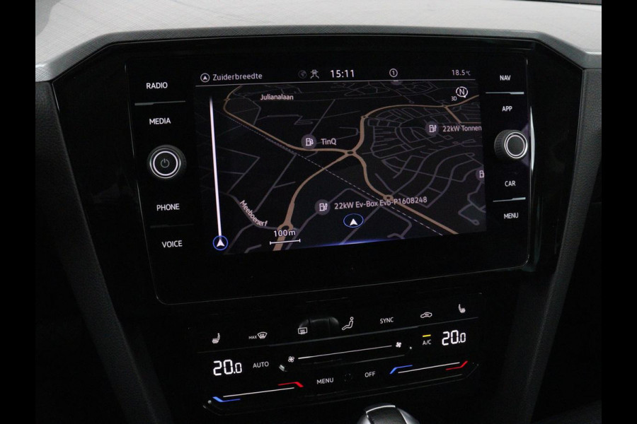 Volkswagen Passat 1.4 TSI PHEV GTE | Stoelverwarming | Trekhaak | Massage | Camera | Carplay | Keyless | Matrix LED | Navigatie | Adaptive cruise | Park Assist | Climate control | Plug In