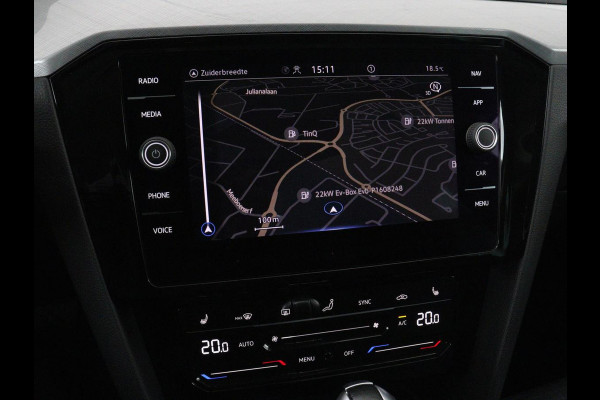 Volkswagen Passat 1.4 TSI PHEV GTE | Stoelverwarming | Trekhaak | Massage | Camera | Carplay | Keyless | Matrix LED | Navigatie | Adaptive cruise | Park Assist | Climate control | Plug In