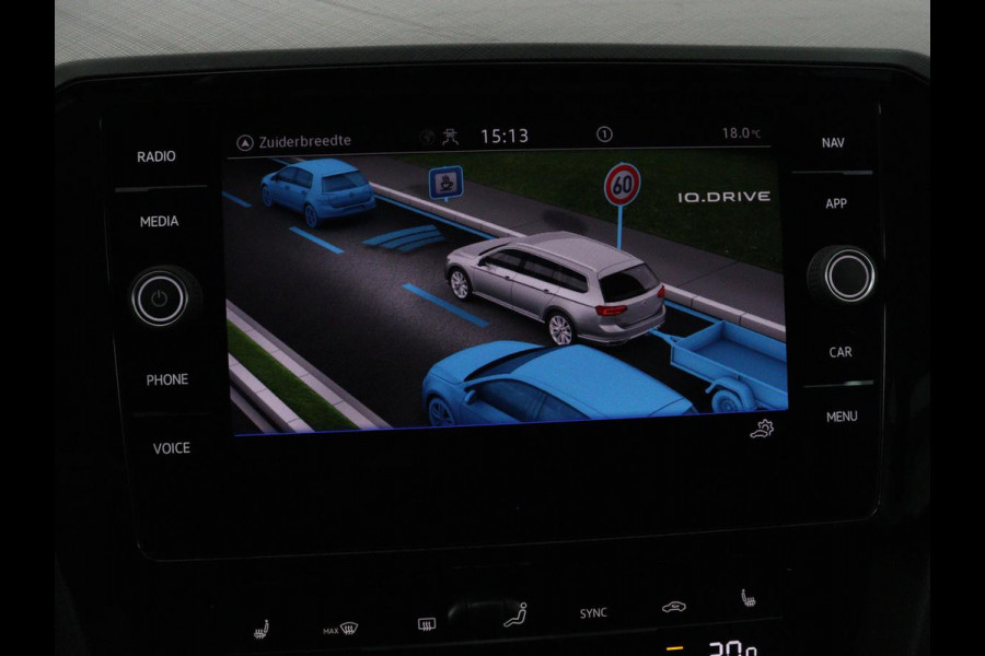 Volkswagen Passat 1.4 TSI PHEV GTE | Stoelverwarming | Trekhaak | Massage | Camera | Carplay | Keyless | Matrix LED | Navigatie | Adaptive cruise | Park Assist | Climate control | Plug In