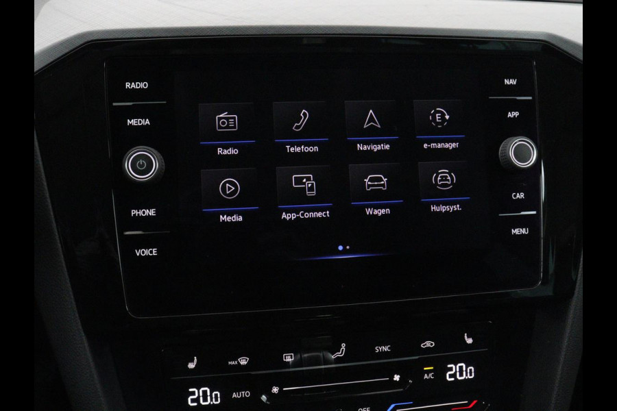 Volkswagen Passat 1.4 TSI PHEV GTE | Stoelverwarming | Trekhaak | Massage | Camera | Carplay | Keyless | Matrix LED | Navigatie | Adaptive cruise | Park Assist | Climate control | Plug In