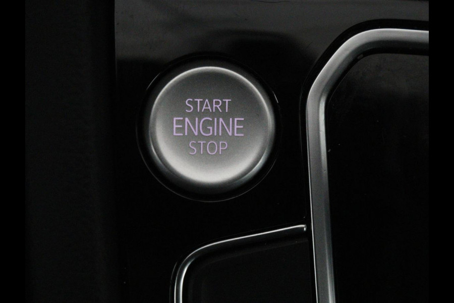 Volkswagen Passat 1.4 TSI PHEV GTE | Stoelverwarming | Trekhaak | Massage | Camera | Carplay | Keyless | Matrix LED | Navigatie | Adaptive cruise | Park Assist | Climate control | Plug In