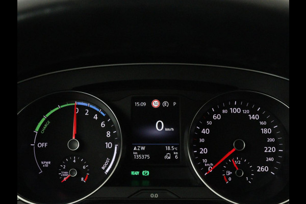 Volkswagen Passat 1.4 TSI PHEV GTE | Stoelverwarming | Trekhaak | Massage | Camera | Carplay | Keyless | Matrix LED | Navigatie | Adaptive cruise | Park Assist | Climate control | Plug In