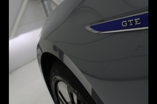 Volkswagen Passat 1.4 TSI PHEV GTE | Stoelverwarming | Trekhaak | Massage | Camera | Carplay | Keyless | Matrix LED | Navigatie | Adaptive cruise | Park Assist | Climate control | Plug In