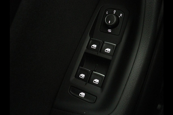 Volkswagen Passat 1.4 TSI PHEV GTE | Stoelverwarming | Trekhaak | Massage | Camera | Carplay | Keyless | Matrix LED | Navigatie | Adaptive cruise | Park Assist | Climate control | Plug In