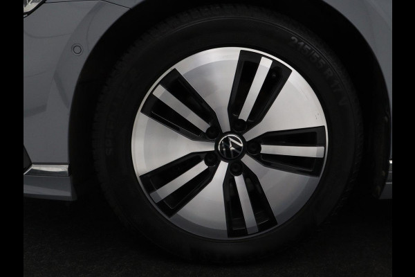 Volkswagen Passat 1.4 TSI PHEV GTE | Stoelverwarming | Trekhaak | Massage | Camera | Carplay | Keyless | Matrix LED | Navigatie | Adaptive cruise | Park Assist | Climate control | Plug In