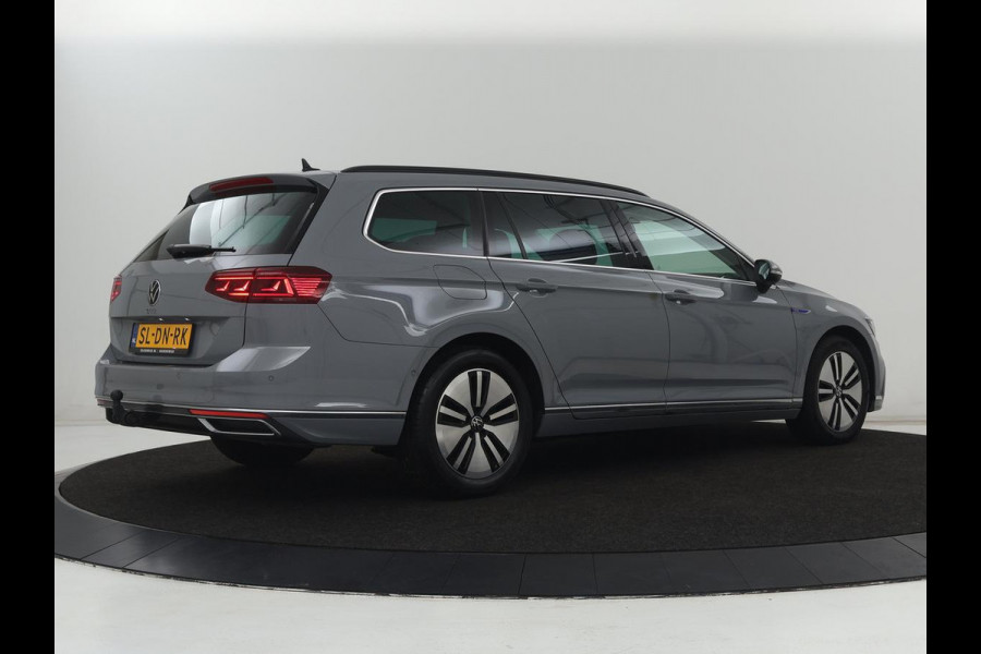 Volkswagen Passat 1.4 TSI PHEV GTE | Stoelverwarming | Trekhaak | Massage | Camera | Carplay | Keyless | Matrix LED | Navigatie | Adaptive cruise | Park Assist | Climate control | Plug In