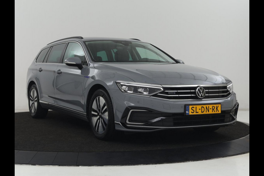 Volkswagen Passat 1.4 TSI PHEV GTE | Stoelverwarming | Trekhaak | Massage | Camera | Carplay | Keyless | Matrix LED | Navigatie | Adaptive cruise | Park Assist | Climate control | Plug In