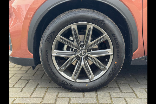 Lexus LBX 1.5 Hybrid Relax Tech Pack | Geheugenfunctie, Leer, Dodehoekherkenning, 18 inch, Elektrische achterklep, Stoel + Stuurverwarming